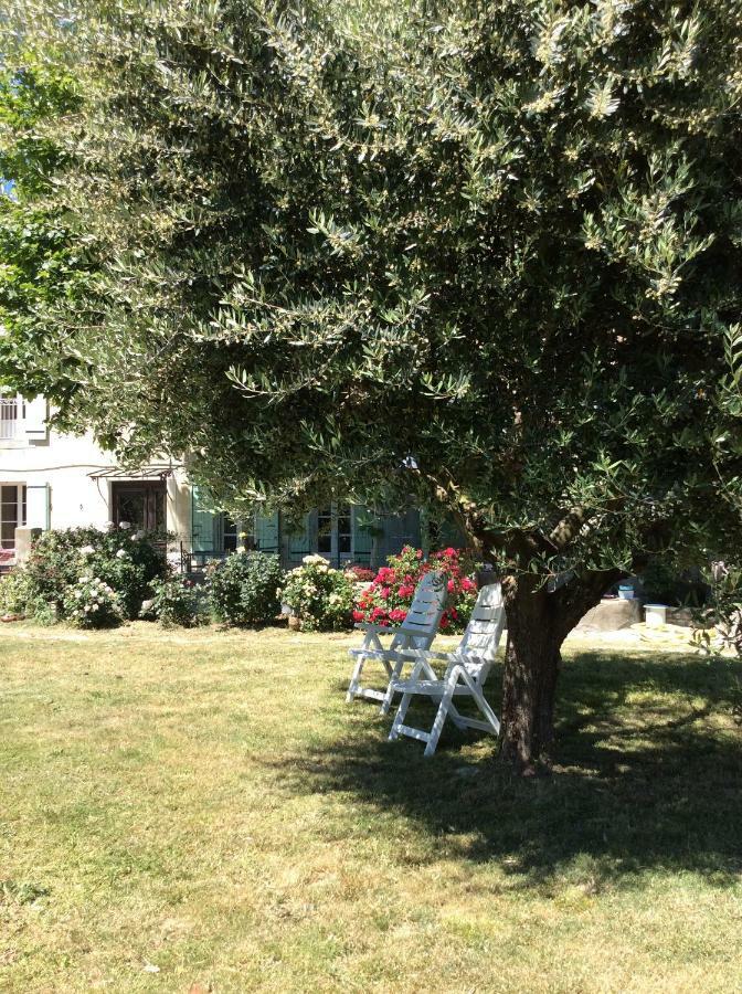 Bed and Breakfast Le Papillon De Soie Pierrelatte Exterior foto